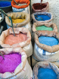 Pigments and Spices for Sale, Medina, Tetouan, UNESCO World Heritage Site, Morocco, North Africa, A Fotografisk tryk af Nico Tondini Pigments and Spices for Sale, Medina, Tetouan, UNESCO World Heritage Site, Morocco, North Africa, A Fotografisk tryk af Nico Tondini