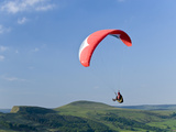 Paragliding Off Mam Tor, Derbyshire, Peak District, England, United Kingdom, Europe Photographie par Ben Pipe