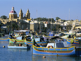 View across Harbour with Traditional Luzzu Fishing Boats, Marsaxlokk, Malta, Mediterranean, Europe Fotografisk tryk af Stuart Black View across Harbour with Traditional Luzzu Fishing Boats, Marsaxlokk, Malta, Mediterranean, Europe Fotografisk tryk af Stuart Black