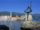 Statue and View of Old Town, Budva, the Budva Riviera, Montenegro, Europe Photographie par Stuart Black