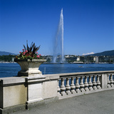 Jet D'Eau (Water Jet), Geneva, Lake Geneva (Lac Leman), Switzerland, Europe Photographic Print by Stuart Black