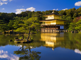 Kinkaku-Ji (Temple of the Golden Pavilion), Kyoto, Japan, Asia Fotografie-Druck von Ben Pipe
