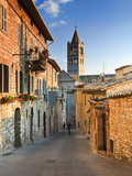 Italy, Umbria, Perugia District, Assisi, Basilica of Santa Chiara Photographie par Francesco Iacobelli