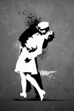 Warzone-Kiss Graffiti Posters