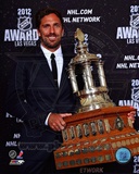 Henrik Lundqvist with the 2012 Vezina Trophy Photographie