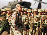 Gen. H. Norman Schwarzkopf Inspecting Troops Photographie par  Anonymous