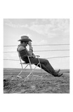 James Dean Seated Behind Fence Affiches par Frank Worth