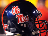 University of Mississippi (Ole Miss) - Ole Miss Football Helmet Lámina fotográfica