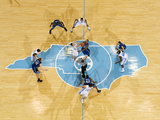University of North Carolina - The Tip: UNC vs Duke in the Dean E. Smith Center Fotografisk tryk University of North Carolina - The Tip: UNC vs Duke in the Dean E. Smith Center Fotografisk tryk