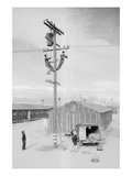 Line Crew at Work in Manzanar Posters por Ansel Adams Line Crew at Work in Manzanar Posters por Ansel Adams