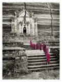 Walking up to Mingun Temple, Burma Affiche par Scott Stulberg