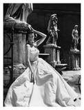 Evening Gown, Colosseo, Roma 1952 Pósters por Genevieve Naylor Evening Gown, Colosseo, Roma 1952 Pósters por Genevieve Naylor