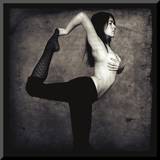 Natarajasana, posture du danseur cosmique, yoga Affiche montée par Gosia Janik