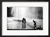 Fountain Play Photographie encadrée par Evan Morris Cohen