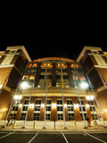 Oklahoma State University: Boone Pickens Stadium Lights Up at Night Fotografisk tryk Oklahoma State University: Boone Pickens Stadium Lights Up at Night Fotografisk tryk