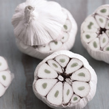 Garlic Flower Posters par Sarah Deluca