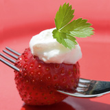 Berry With Cream Pósters por Sarah Deluca