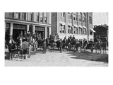 Elgin, Illinois - View of the City's Firefighters on Carriages Plakater af Lantern Press Elgin, Illinois - View of the City's Firefighters on Carriages Plakater af Lantern Press