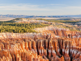 Hoodoos Tower at Sunrise Point at Bryce Canyon National Park, Utah, USA Photographie par Tom Norring