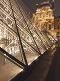 The Pyramide Du Louvre, Paris, France Fotografisk tryk af William Sutton