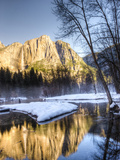 Yosemite Falls Reflection in Merced River, Yosemite, California, USA Photographie par Tom Norring