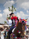 Man Wearing Vlcnov Folk Dress During Ride of Kings Festival, Vlcnov, Zlinsko, Czech Republic Photographie par Richard Nebesky