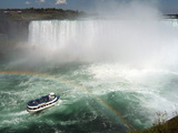 Maid of the Mist Boat Ride, at the Base of Niagara Falls, Canadian Side, Ontario, Canada Lámina fotográfica por Ethel Davies