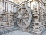 Carved Chariot Wheel on Wall of Konarak Sun Temple, UNESCO World Heritage Site, Konarak, India Photographie par Annie Owen