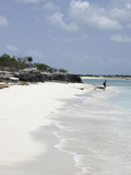 Lone Person on Deserted Island (Cay), Eastern Providenciales, Turks and Caicos Islands, West Indies Photographie par Kim Walker