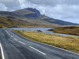 Road to Old Man of Storr Mountain, Trotternish Peninsula, Isle of Skye, Inner Hebrides, Scotland Photographie par Chris Hepburn
