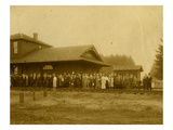 Lacey Depot, Waiting for Taft (1909) Giclee Print