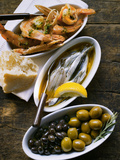 Marinated Sardines, Fried Scampi and Olives Photographie