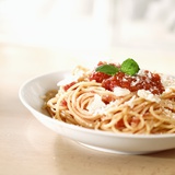 Spaghetti with Tomato Sauce and Parmigiano Lámina fotográfica Spaghetti with Tomato Sauce and Parmigiano Lámina fotográfica