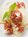 Ravioli with Tomato Sauce Fotografisk tryk Ravioli with Tomato Sauce Fotografisk tryk
