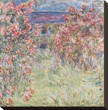 The House Among the Roses, between 1917 and 1919 Reproduction transférée sur toile par Monet Claude