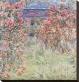 The House Among the Roses, between 1917 and 1919 Reproduction transférée sur toile par Monet Claude