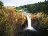 Salish Lodge and English Daisies, Snoqualmie Falls, Washington, USA Photographic Print by Charles Crust