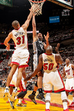 Miami, FL - JUNE 6 Tim Duncan and Shane Battier Impressão fotográfica Miami, FL - JUNE 6 Tim Duncan and Shane Battier Impressão fotográfica