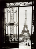 Paris, Frankrike, utsikt til Eiffeltårnet Posters av Gall Paris, Frankrike, utsikt til Eiffeltårnet Posters av Gall