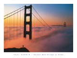 Golden Gate Bridge at Dawn Poster di Paul Harris Golden Gate Bridge at Dawn Poster di Paul Harris