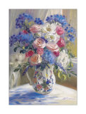 Roses sur un appui de fenêtre Posters par Elizabeth Parsons
