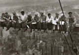 Almoço no Topo de um Arranha-céu, c.1932 (detalhe) Pôsters por Charles C. Ebbets Almoço no Topo de um Arranha-céu, c.1932 (detalhe) Pôsters por Charles C. Ebbets