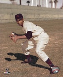 Ernie Banks - Fielding, posed Photo