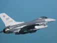 F-16 Fighting Falcon Lámina fotográfica por Stocktrek Images