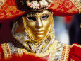 Portrait of a Person Dressed in Mask and Costume Taking Part in Carnival, Venice, Italy Photographie par Lee Frost