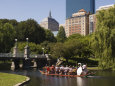 Lagoon Bridge and Swan Boat in the Public Garden, Boston, Massachusetts, United States of America Lámina fotográfica por Amanda Hall