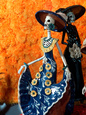 Day of the Dead Offering in Museum of Fine Mexican Art, Mexico Lámina fotográfica por Russell Gordon