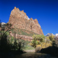 Jagged Sandstone Cliffs Above the Virgin River, Zion National Park, Utah, USA Lámina fotográfica por Ruth Tomlinson