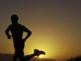 Fotografías en color de gente al atardecer Pósteres