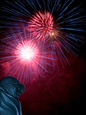 Fireworks Explode Over the Korean War Veterans Memorial Lámina fotográfica